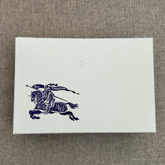 Burberry White Box with Blue Graphic Logo✨ - Picture 1 of 5